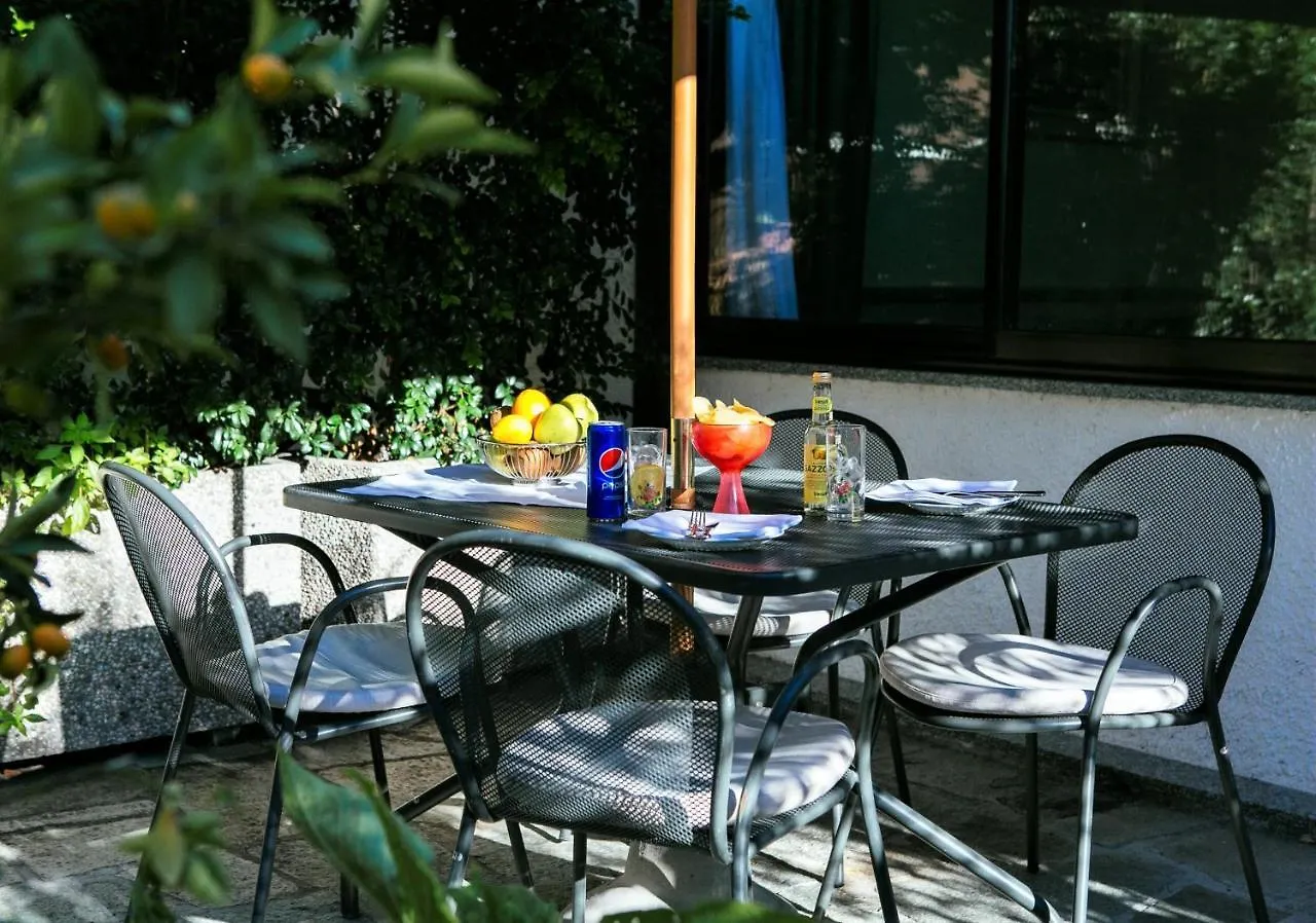 Hotel Delle Rose San Bartolomeo Al Mare 3*,